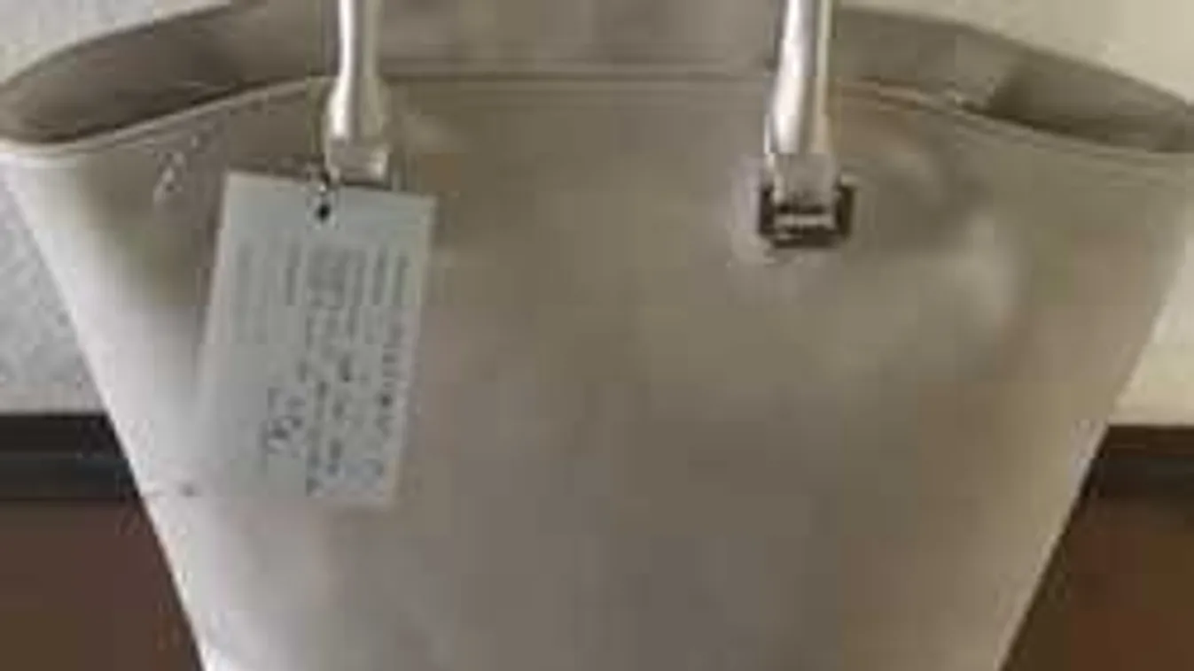 Elképesztő tolvaj trükk: ezért bélelte ki alufóliával a táskáját