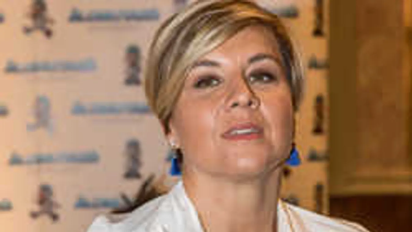 Lefotózták, Ábel Anita rámozdult Osvárt Andira