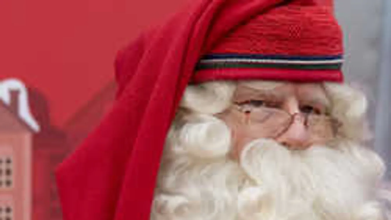 Összeesett és meghalt a gyerekek előtt a Mikulás