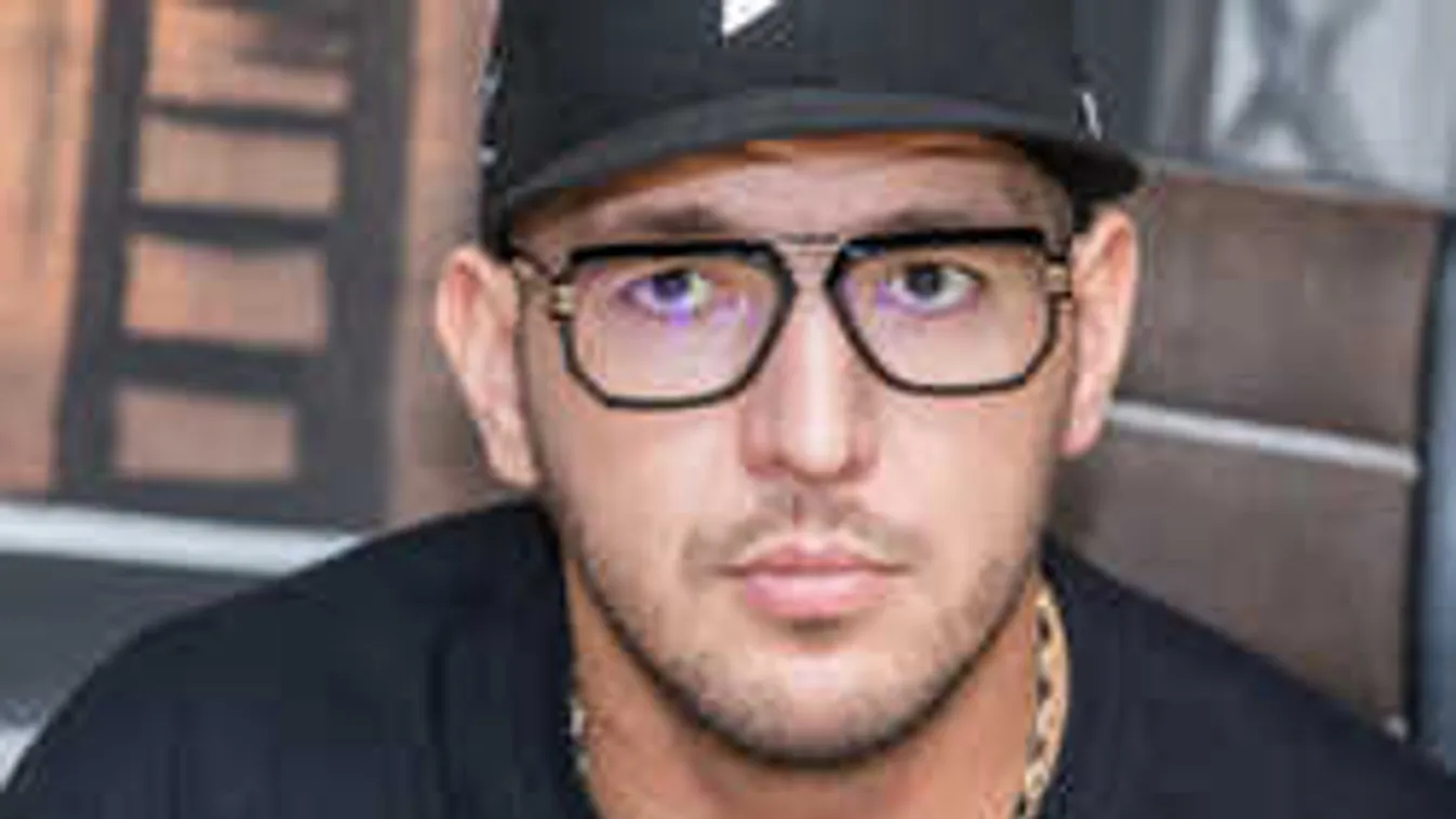 Ez már őrület: hárman utaztak a karambolnál Curtis autójában