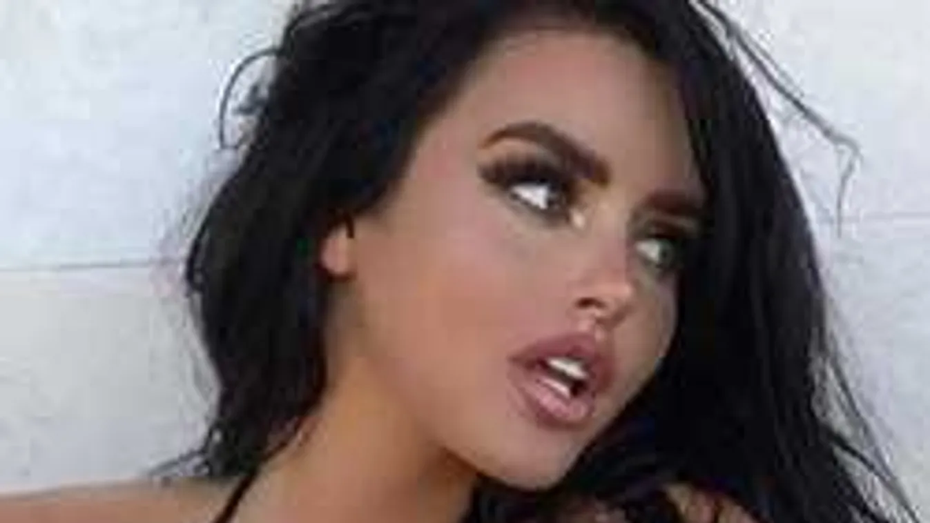 Eláll a szavad, óriási melleket villantott a szépséges modell