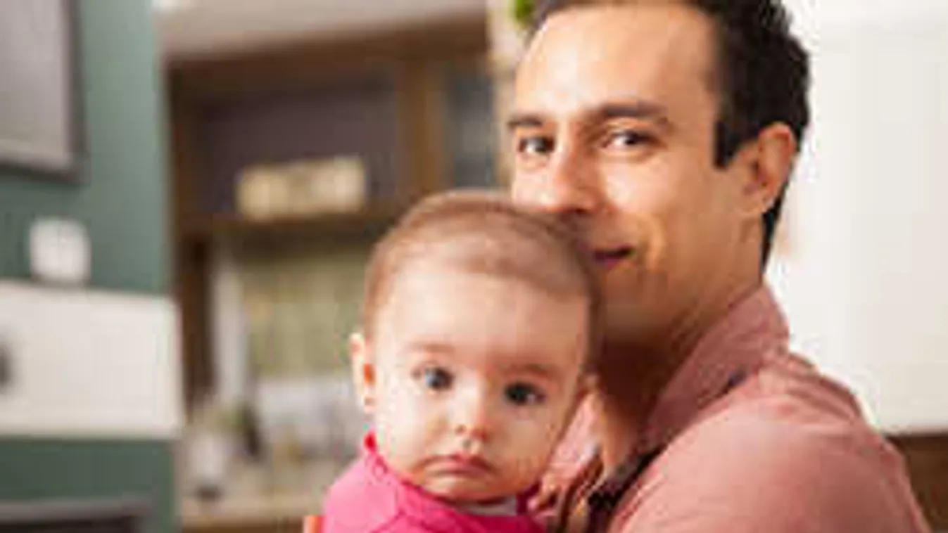 Klottgatyás francia apuka az internet új sztárja, elképesztő ez a videó