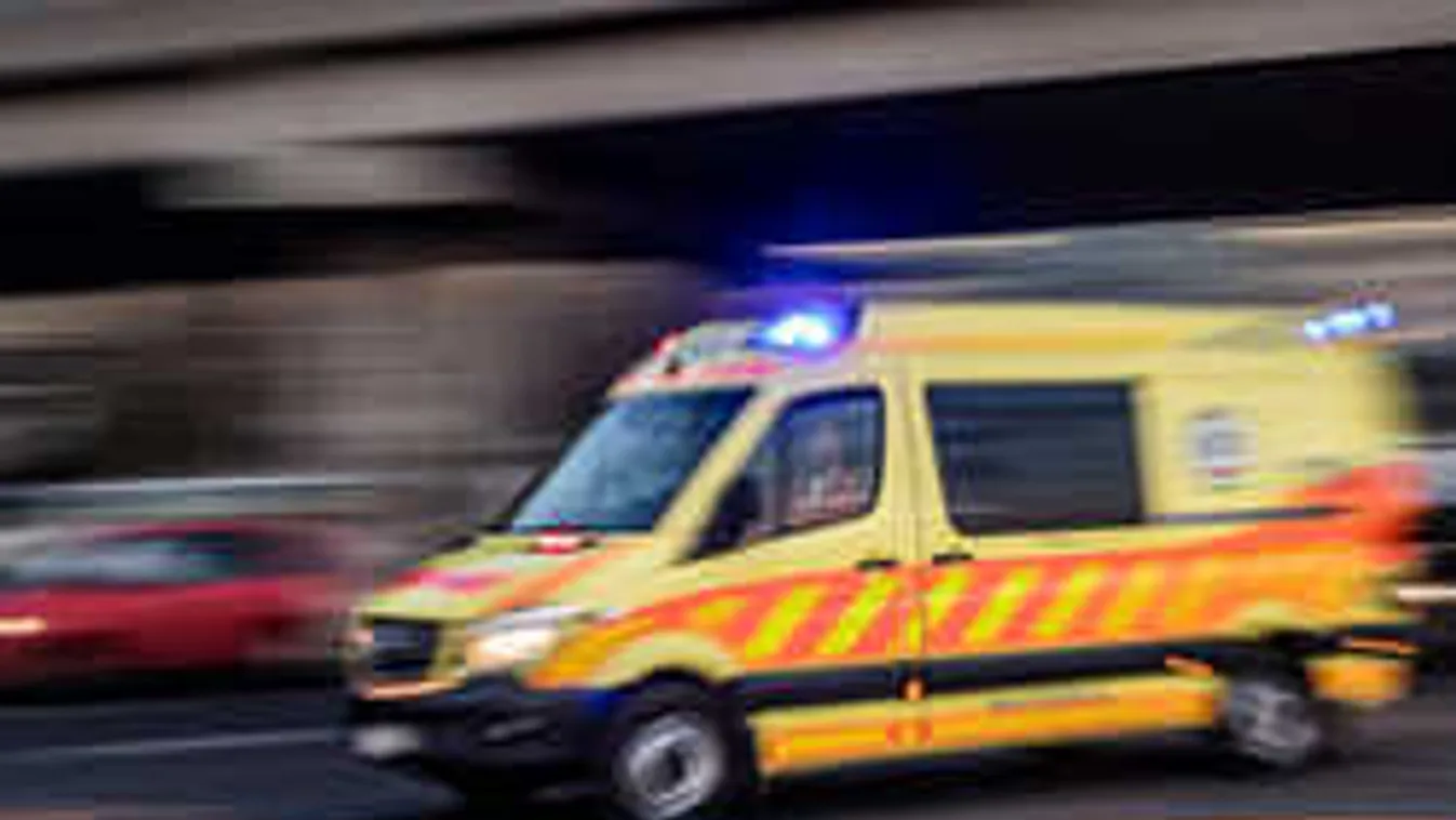 Folyamatosan szirénáztak a mentők éjszaka, több ezer riasztást kaptak