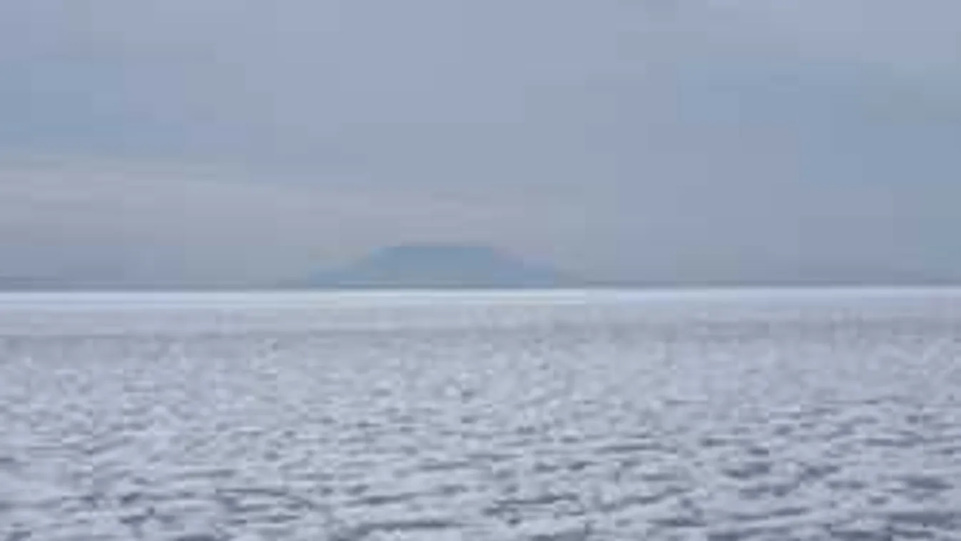 Olvadni kezd a Balaton jege, életveszélyes rámenni!