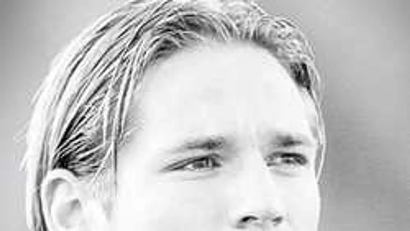 Megható, így gyászolja édesapja a magyar focisztárt