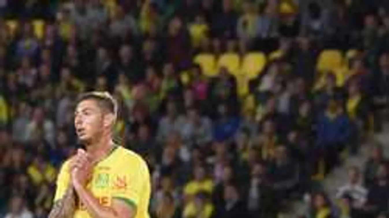 Rejtélyes módon tűnt el a repülőgép, nagy erőkkel keresik a sztárfocistát