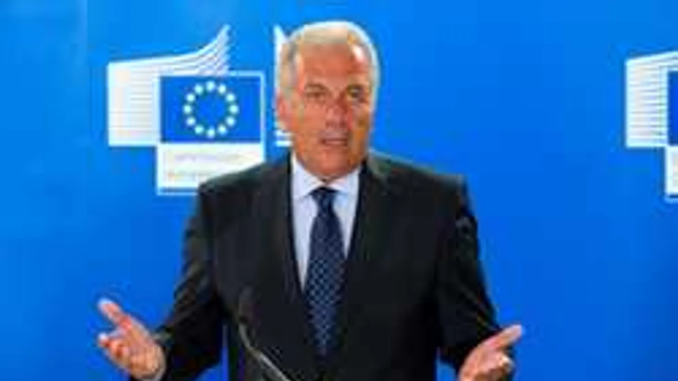 Hazudik a migrációs politikáért felelős brüsszeli biztos