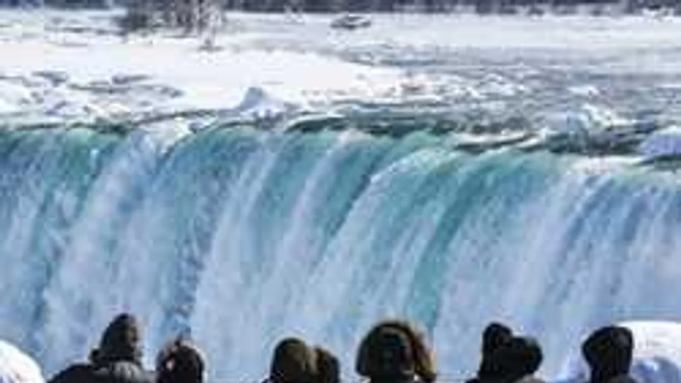 Ilyet még biztosan nem láttunk, befagyott a Niagara