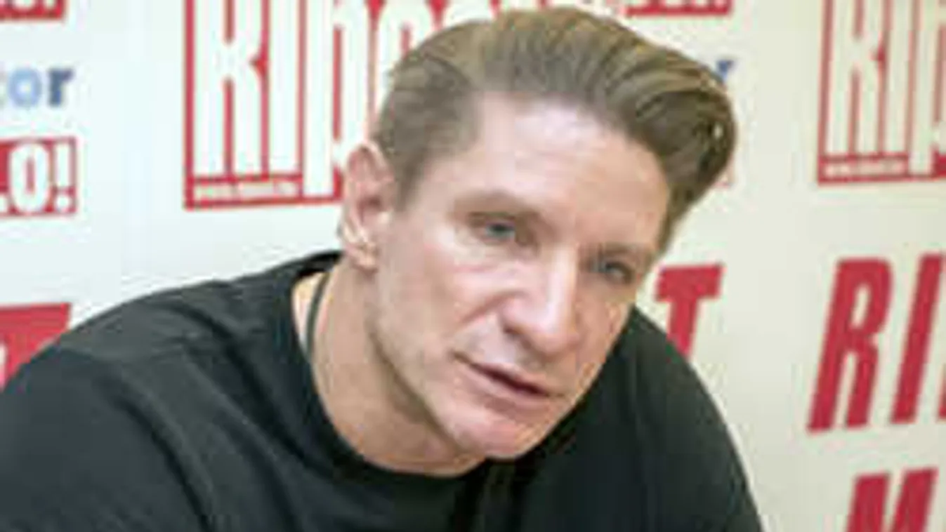 Leleplező fotók: Kolléganőjét szereti Pintér Tibor