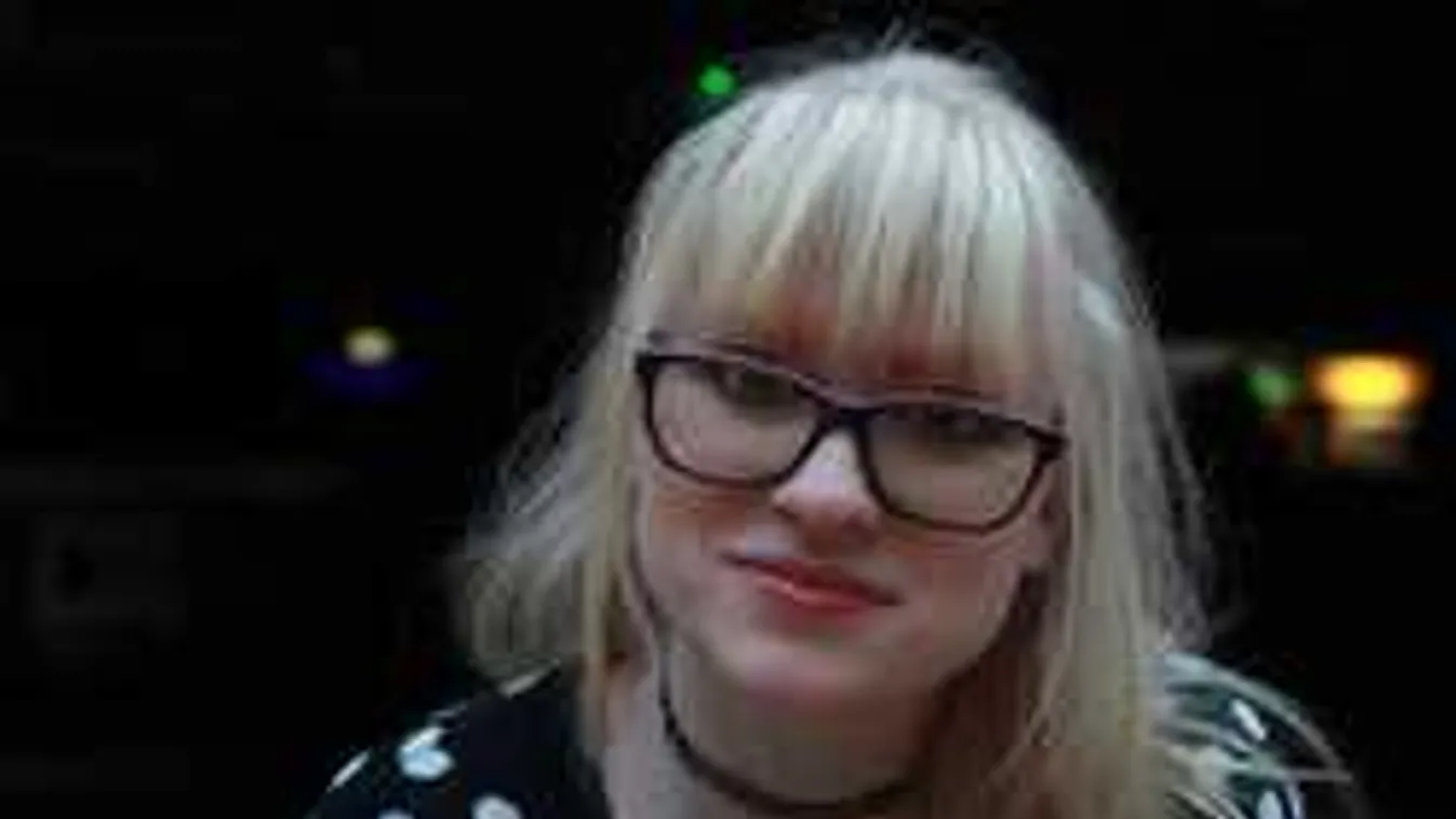 Friss információk: itt rejtőzhet az albínó magyar színésznő