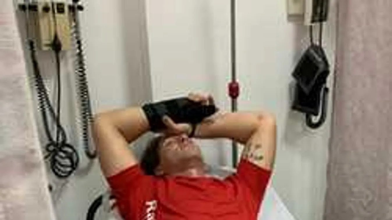 Dráma a forgatáson, kórházba szállították az olimpiai bajnokot