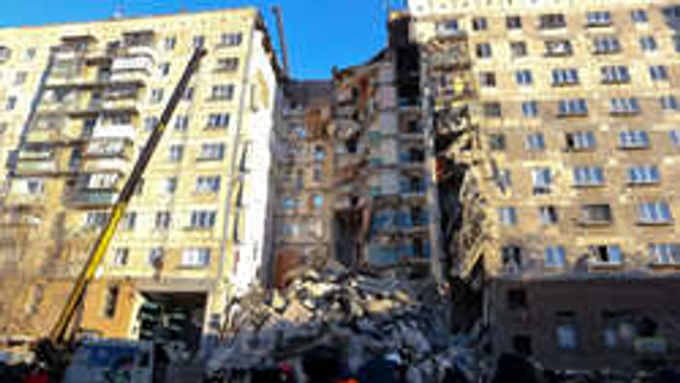 Élve találtak egy csecsemőt a gázrobbanásban megsemmisült tömbházban