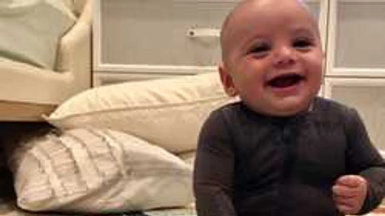 Ennél édesebb ma nem lesz: így kacag a 43 éves sztármami kisfia