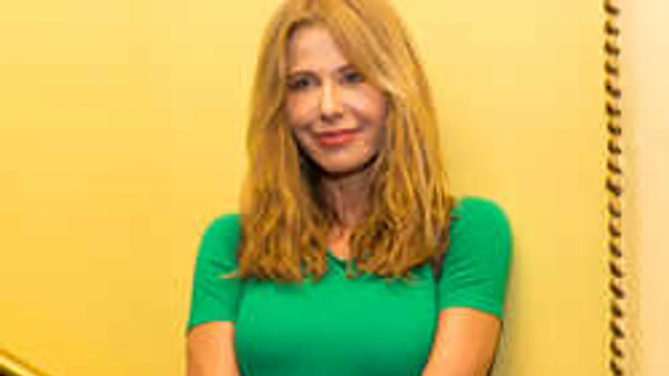 Ez nem semmi: elképesztő retró fotó került elő Sütő Enikőről