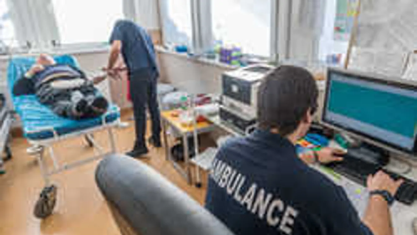 Jól működik a triázsrendszer, zökkenőmentes volt a kórházak átállása