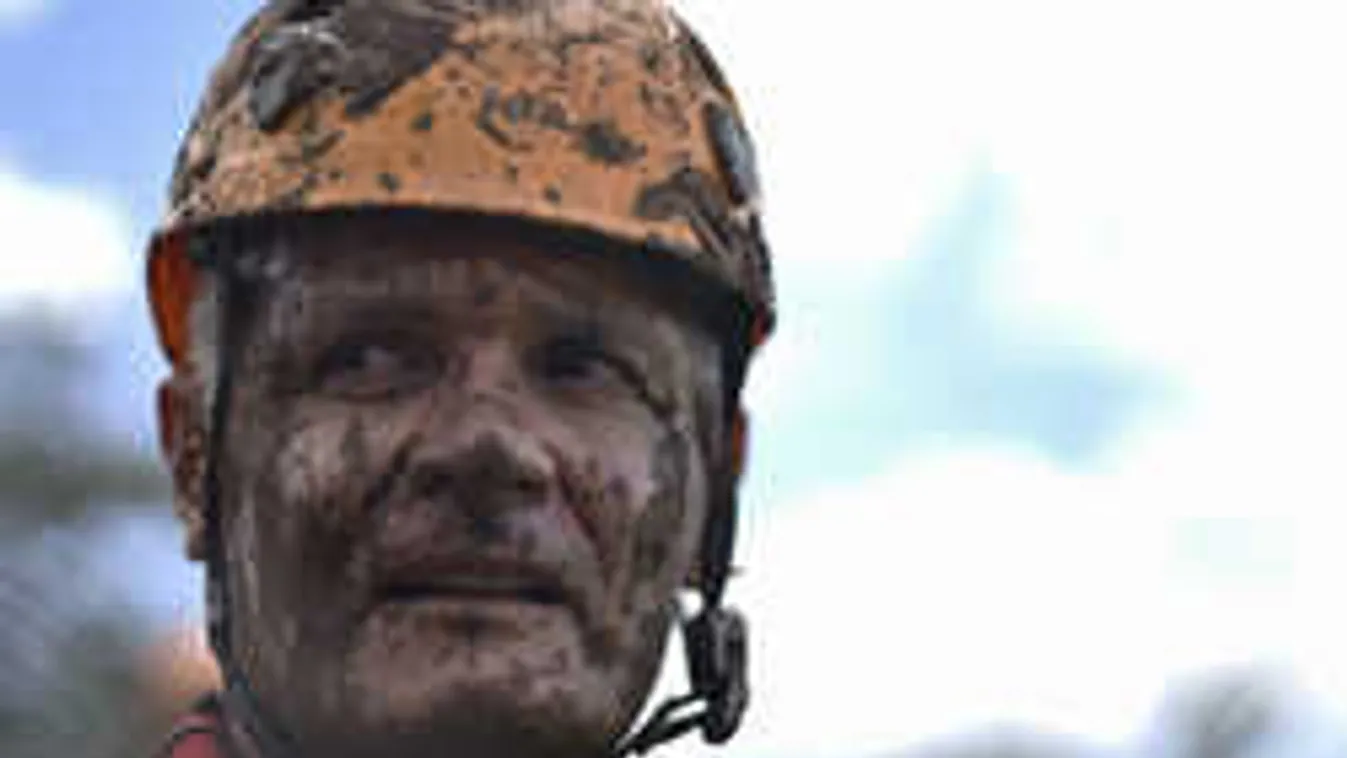 Megrázó képek érkeztek a katasztrófa helyszínéről - több százan lehetnek a romok alatt