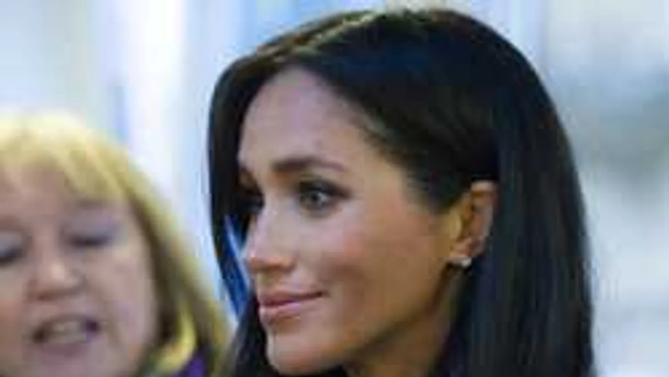 Huncut szexi pöttyök: Meghan Markle megint felforgatta a divatot