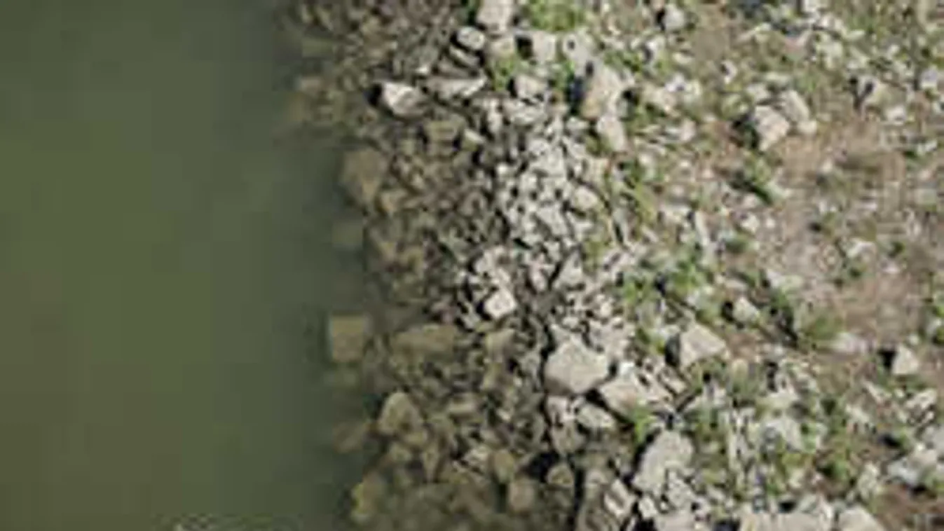 Lélegzetelállító videó: meglepetés történt az alacsony vízállású Dunán