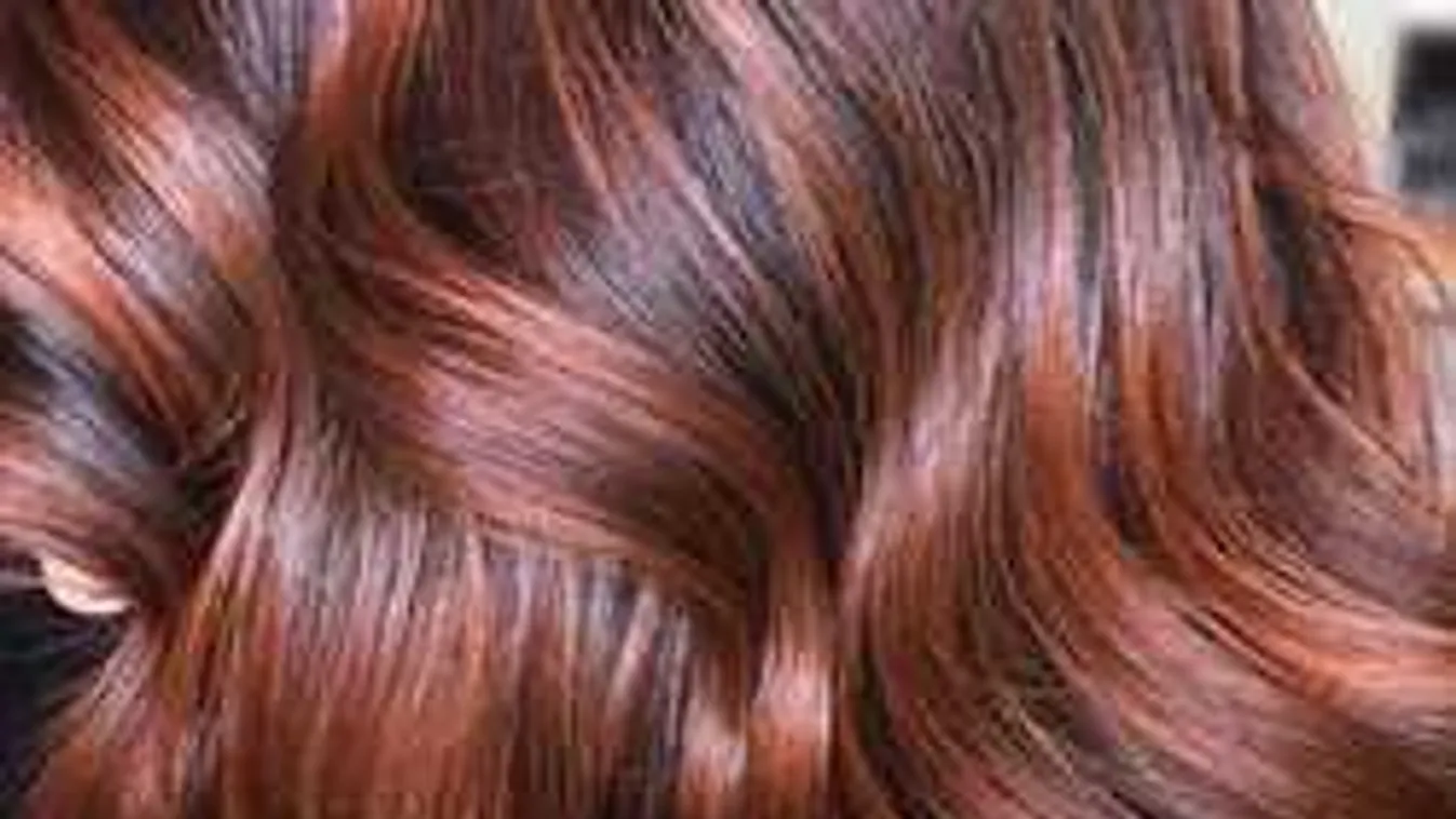 Õrült szexi a tavasz frizuradivatja: napcsókolta mahagóni