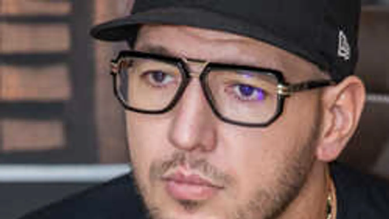 Drámai vallomást tett Curtis: befekszik az elvonóra