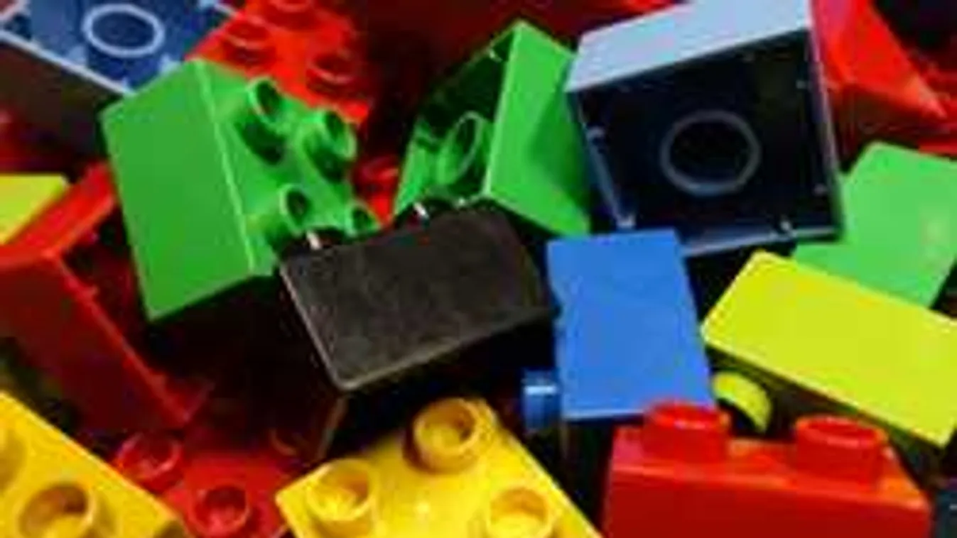 A hatóságot is meglepte a Ferihegyen talált négy tonnányi hamisítvány