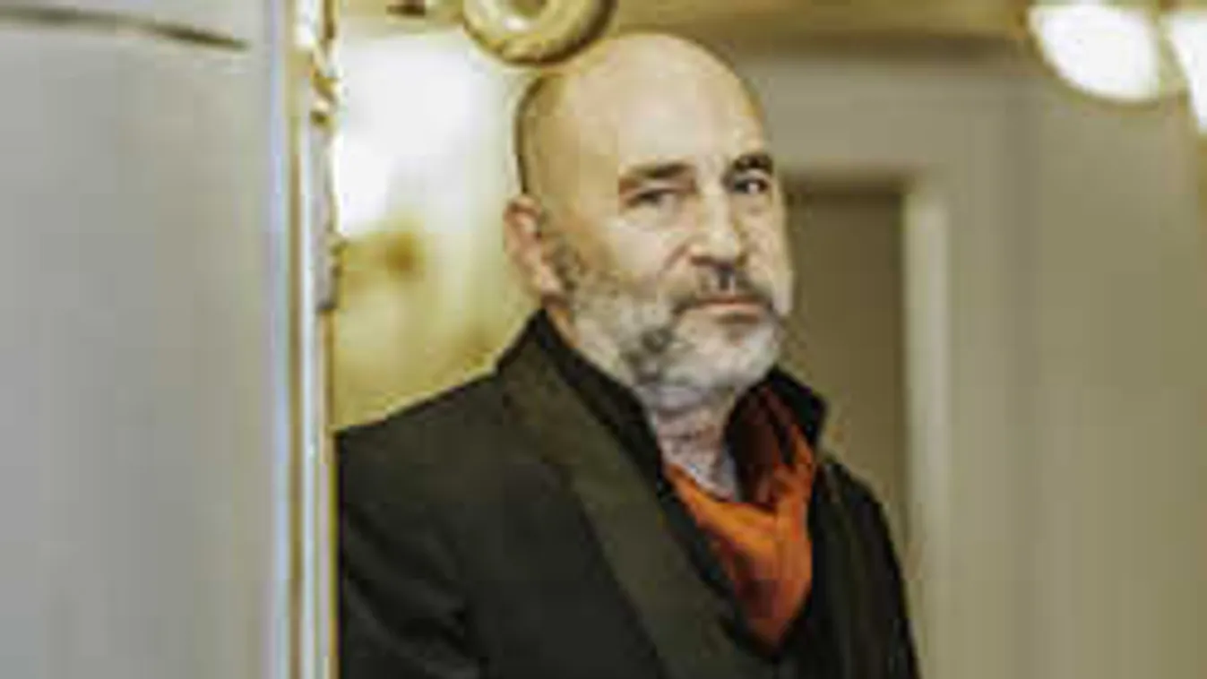 Újra a régi Kulka János, 3 év után ismét premierre készül