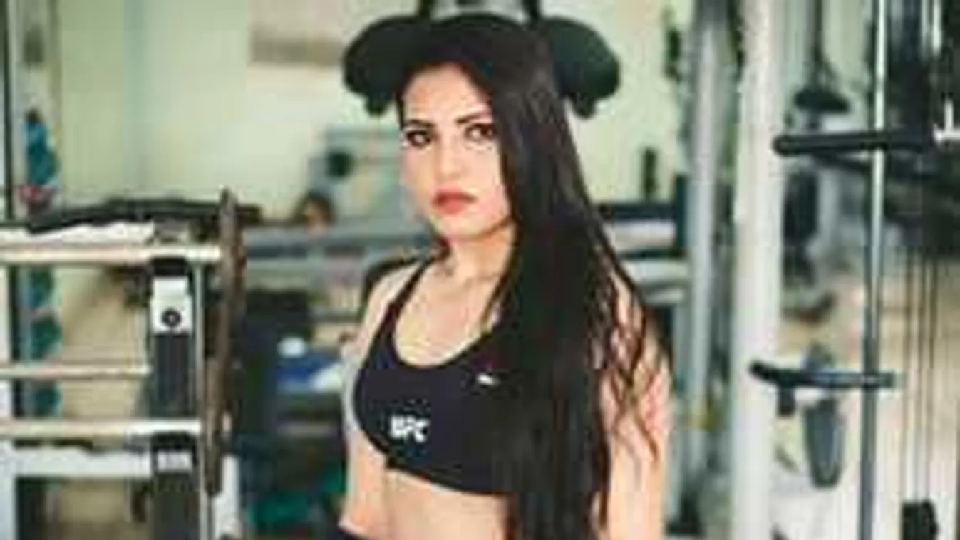 Péppé verte támadóját az utcán egy gyönyörű lány