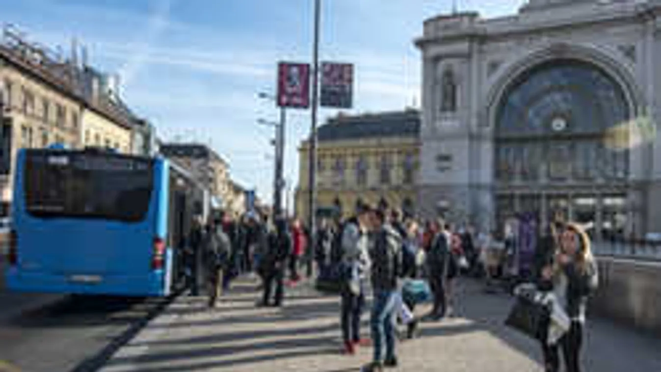 Vérlázító, mit művelt egy afgán migráns a Keletinél, el is ítélték