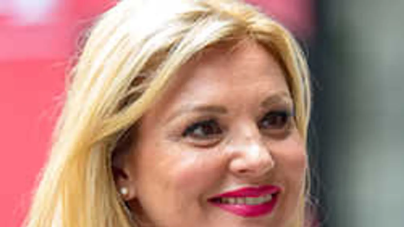 Irtó dögös fotó készült Liptai Claudiáról, lesd meg átlátszó felsőben