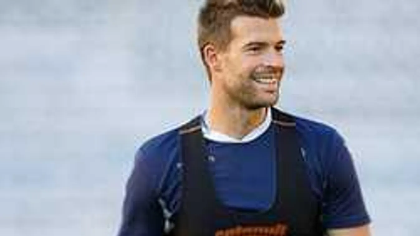 Hazatér a magyar válogatott focista? Reagált a menedzser