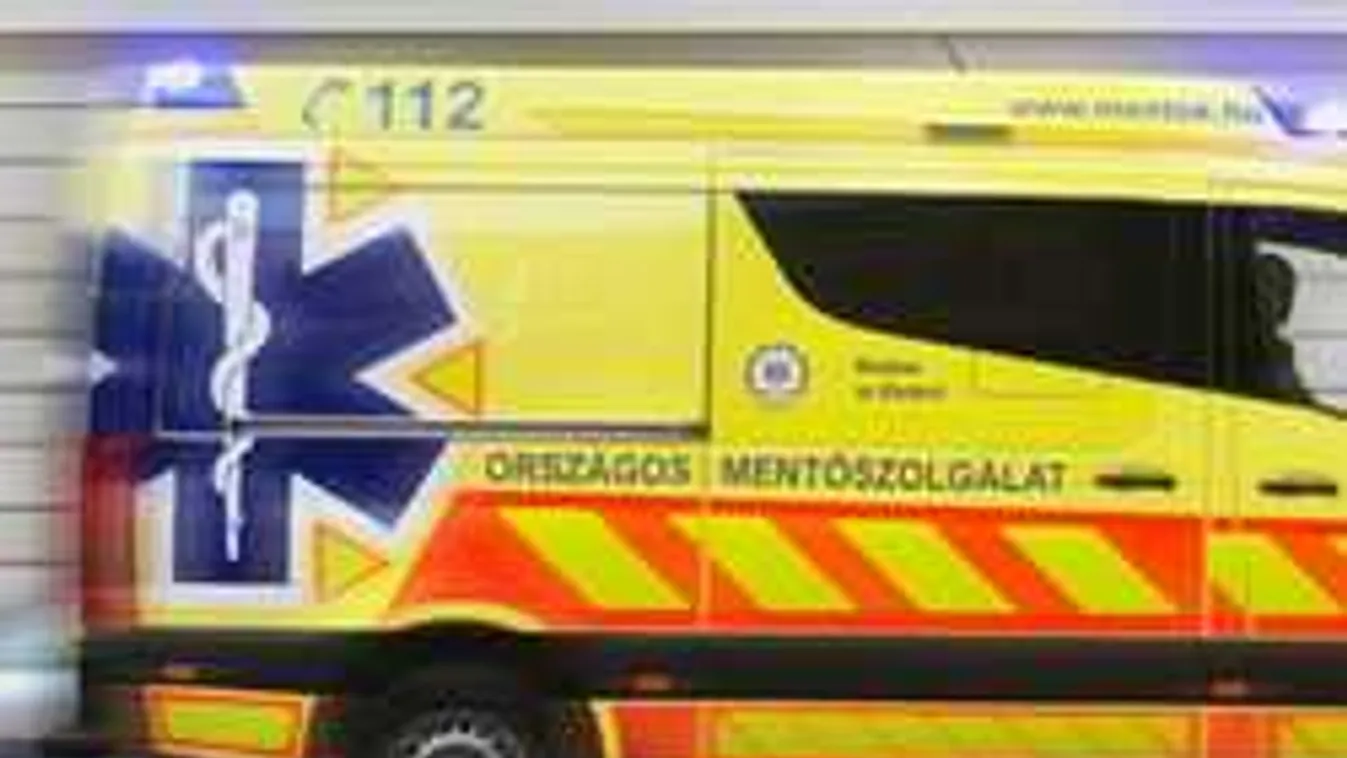 Szörnyű baleset: mozgó kocsiból zuhant ki a férfi Győr közelében