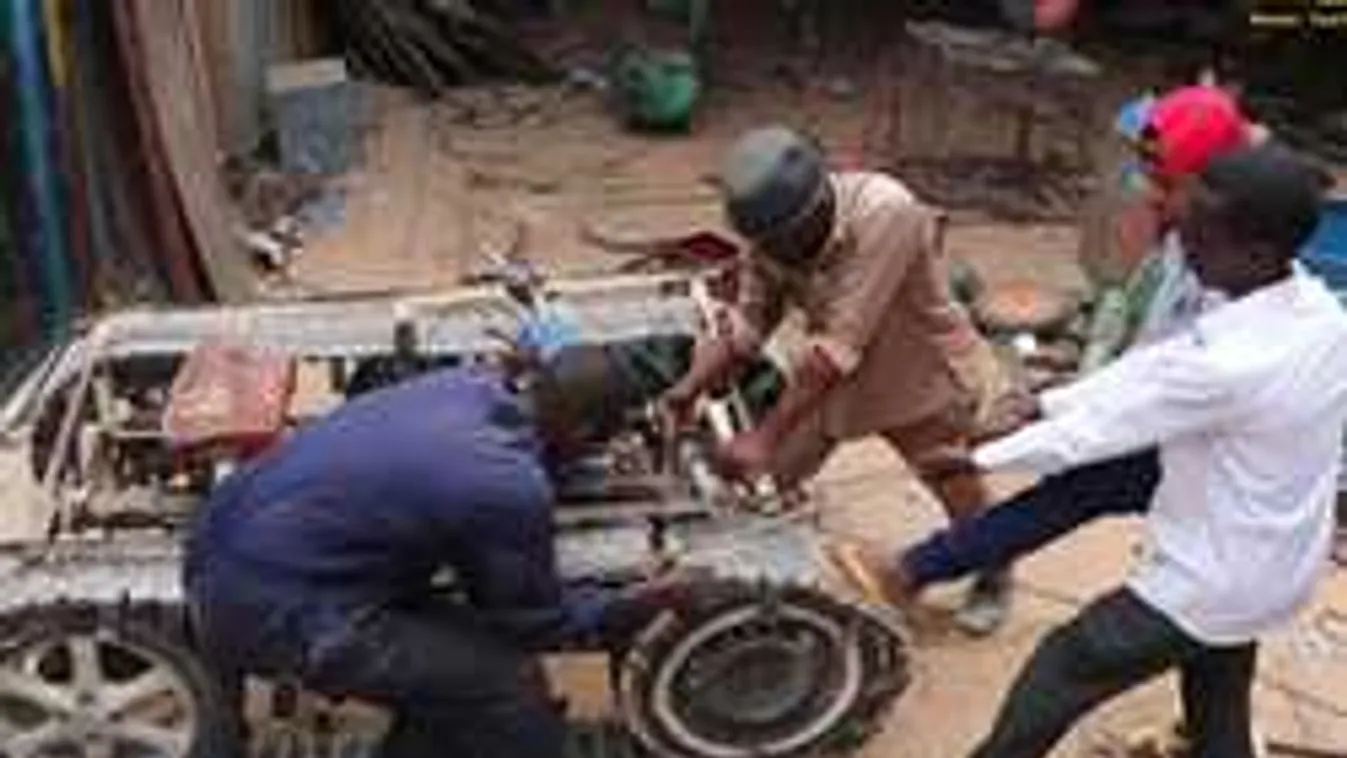 Nem volt pénze tankra a felkelőknek, építettek egyet! - videó