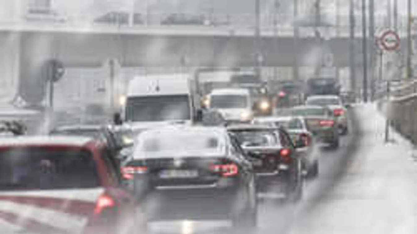 Viharos széllel, hózáporokkal kezdődik az új év