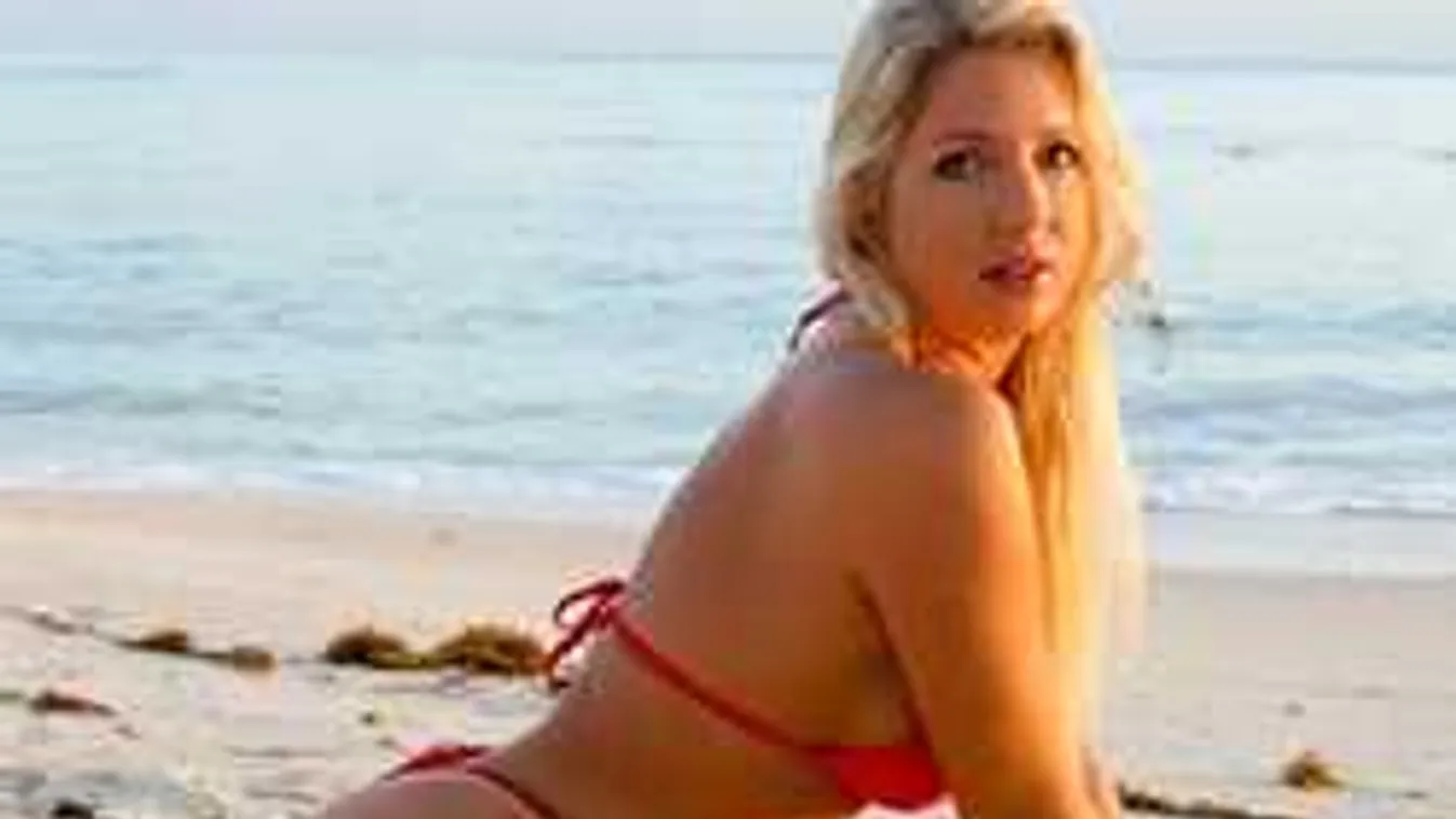 Se bugyi, se más: reggel az ágyban fotózták le a szexi anyukát