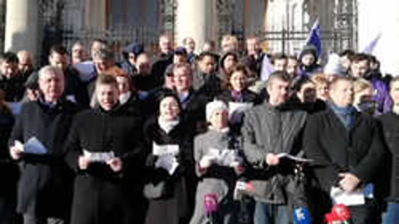 Az ellenzék gyakorlatilag aláírt Soros Györgynek