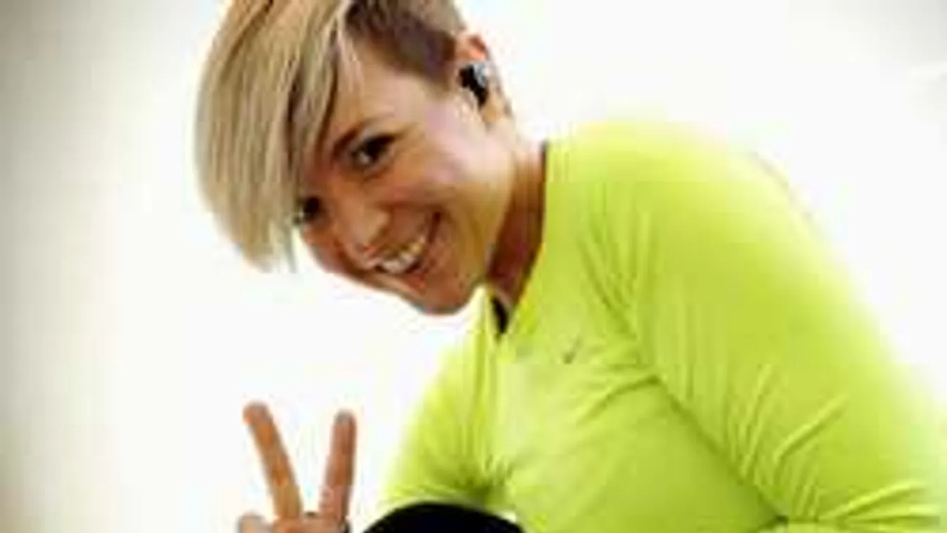 Bizarr hobbi: Hatalmas hímvesszőket rajzol futás közben ez a nő