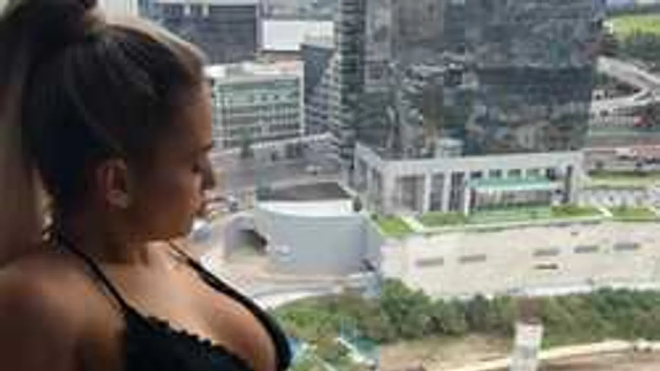 Félmeztelenül búcsúztatta az évet a népszerű műsorvezetőnő