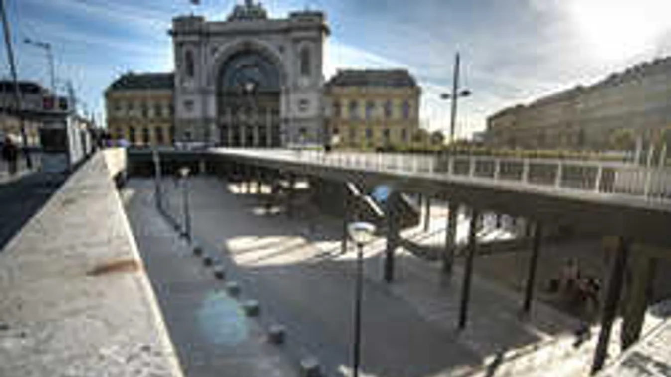 Óriási tömeg lesz szombaton a Keletinél, ez az oka