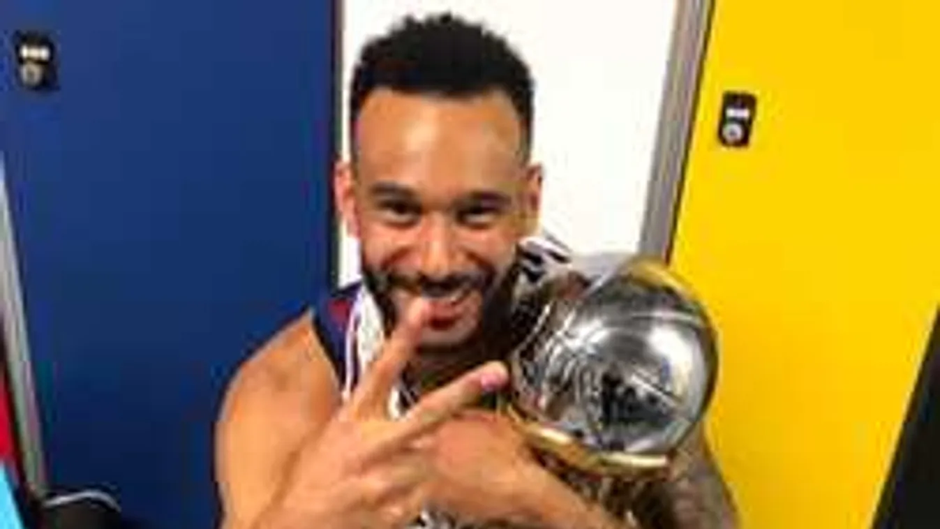 Úszik a boldogságban a magyar válogatott sztárja, ez az oka