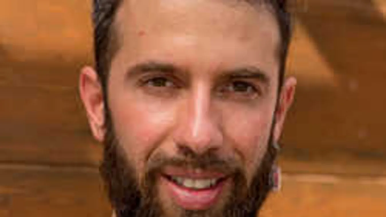 Hatalmas meglepetés: új dallal tért vissza Varga Viktor