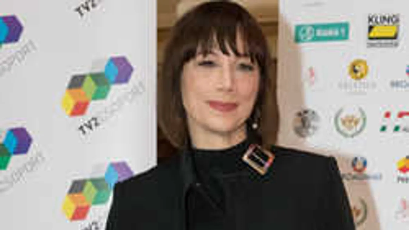 51 évesen, újra iskolapadba ült Xantus Barbara