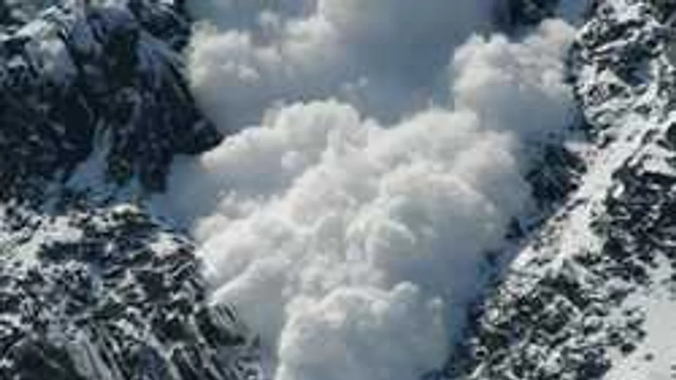 Tragikus baleset ért egy magyar turistacsoportot, még tart a mentés