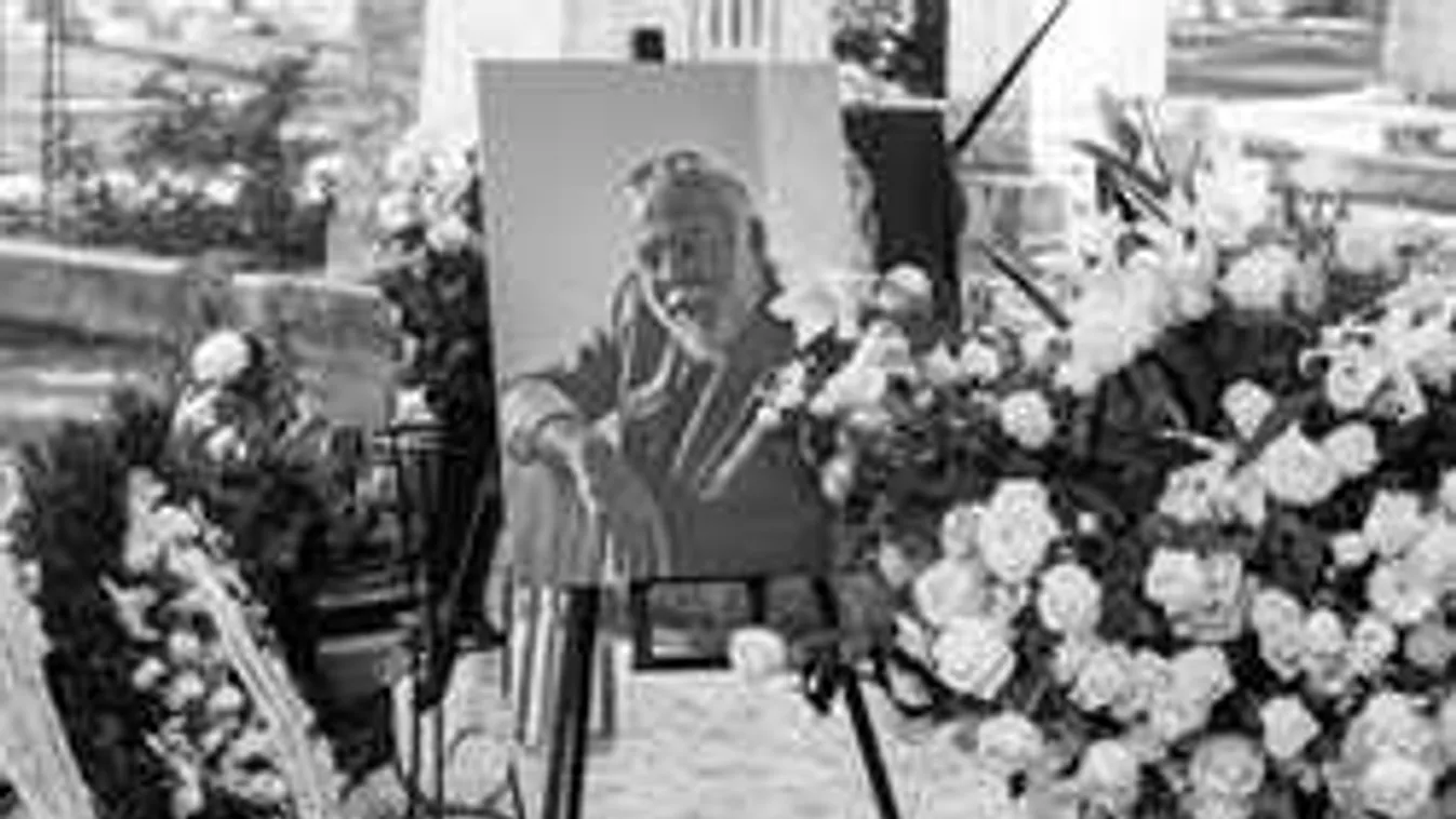 Újabb megható képeket mutatott  férje temetéséről Vajna Tímea a közösségi oldalán