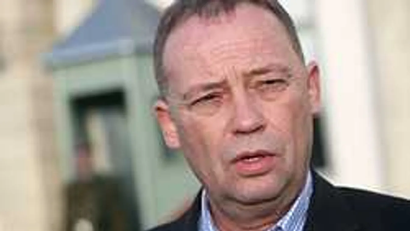 Szanyi: "Szűz Mária és Jézus Krisztus bocsánatát kérje a Jobbik"