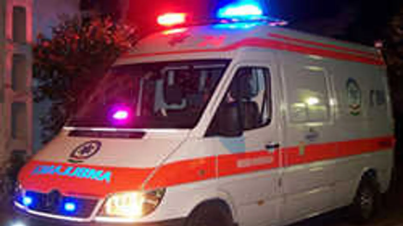 Nem jött a mentő, így próbálták menteni a Budapesten összeesett fiút