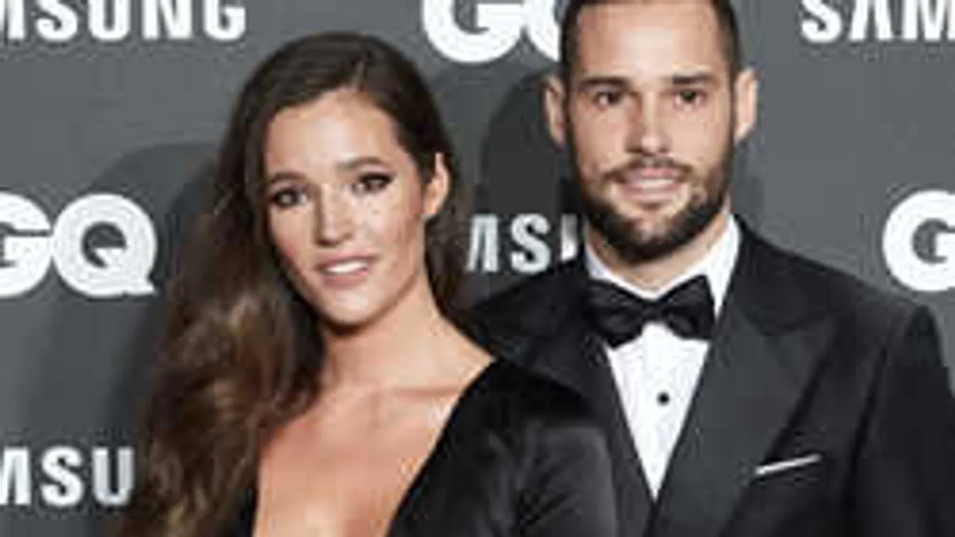 Pucér képet töltött fel magáról a sztárfocista dögös barátnője