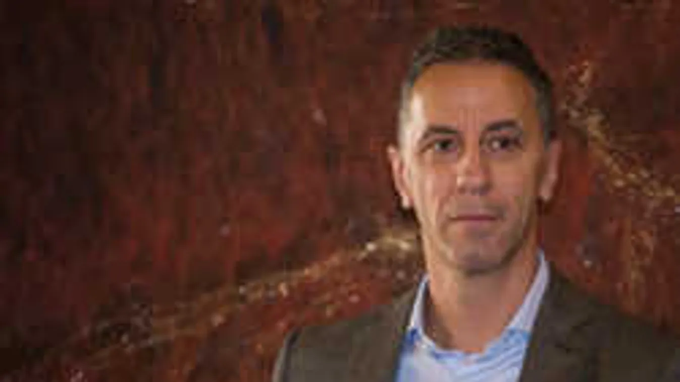 Csonka András végre megint alkot: Vámpír Ági visszatért