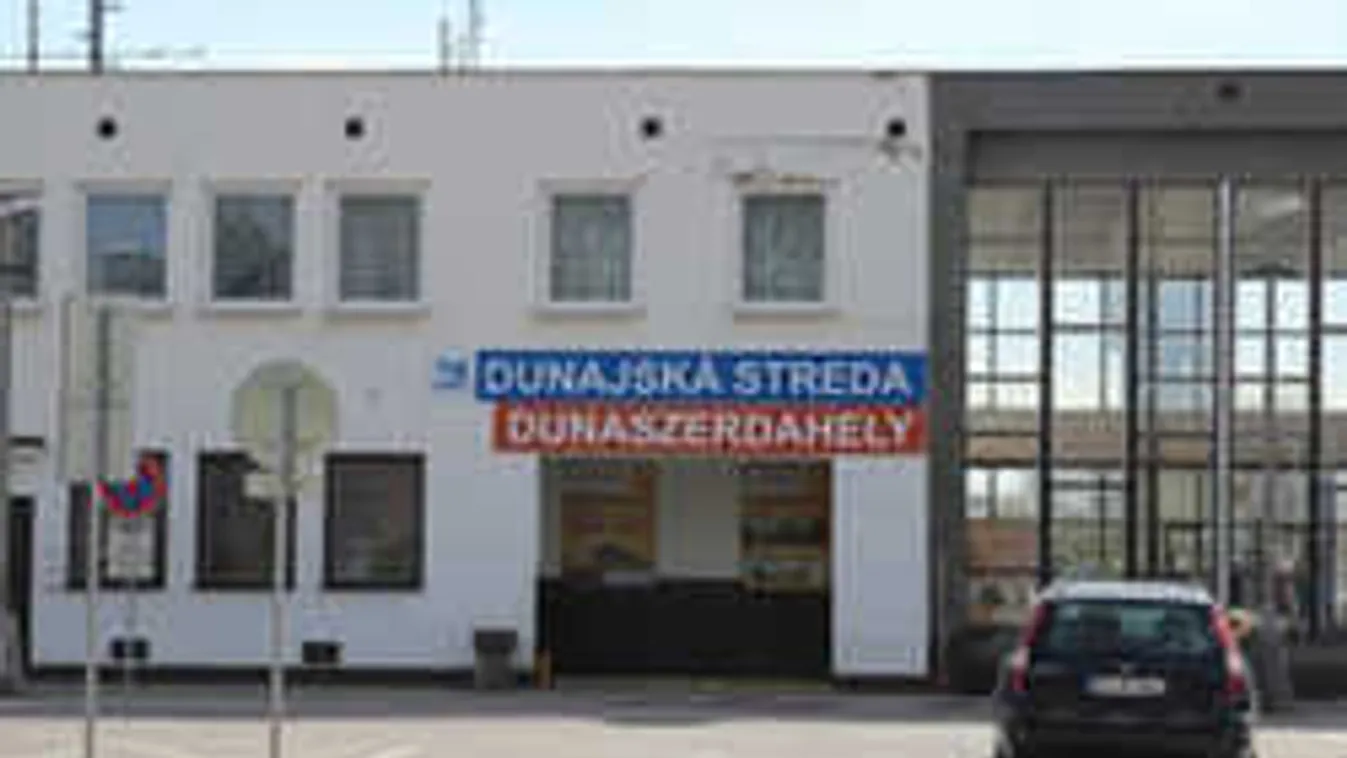 Vége a diszkriminációnak, magyar nyelvű állomástáblák Szlovákiában