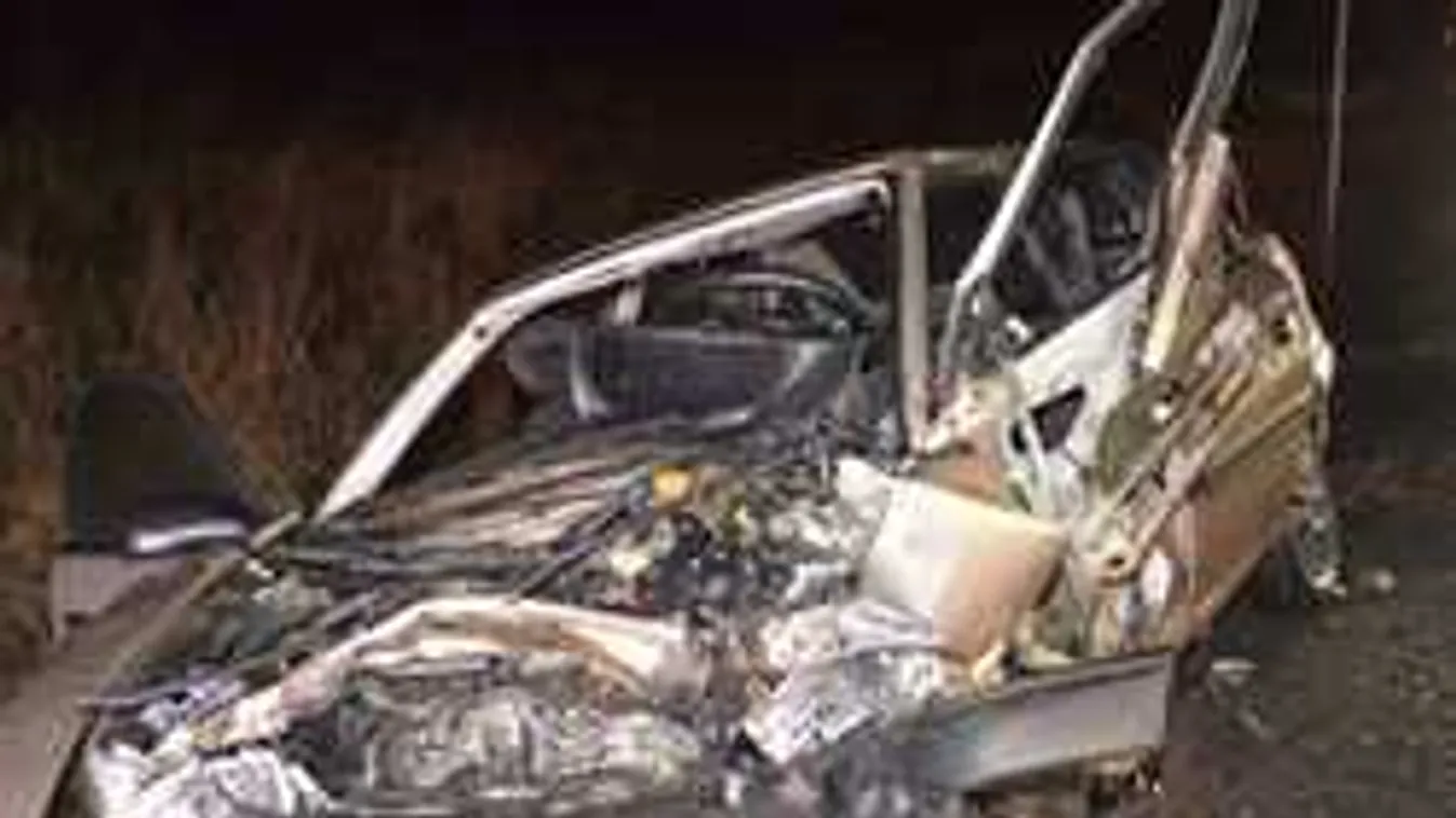 Brutális baleset a 4-es főúton, két ember meghalt, egy sérültért küzdenek