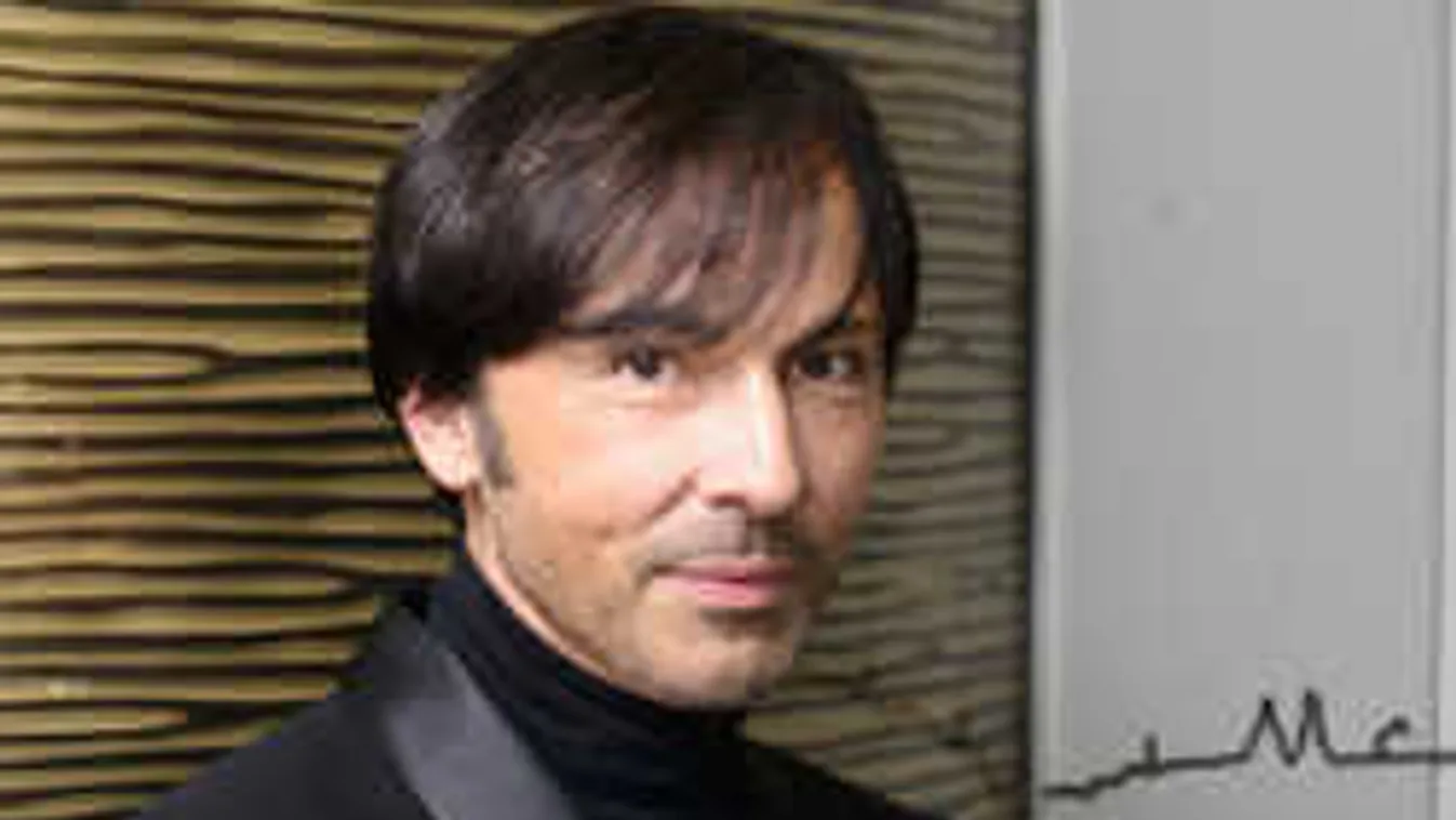 Különös hirdetés: Már így árulja luxuslakását a magyar sztár